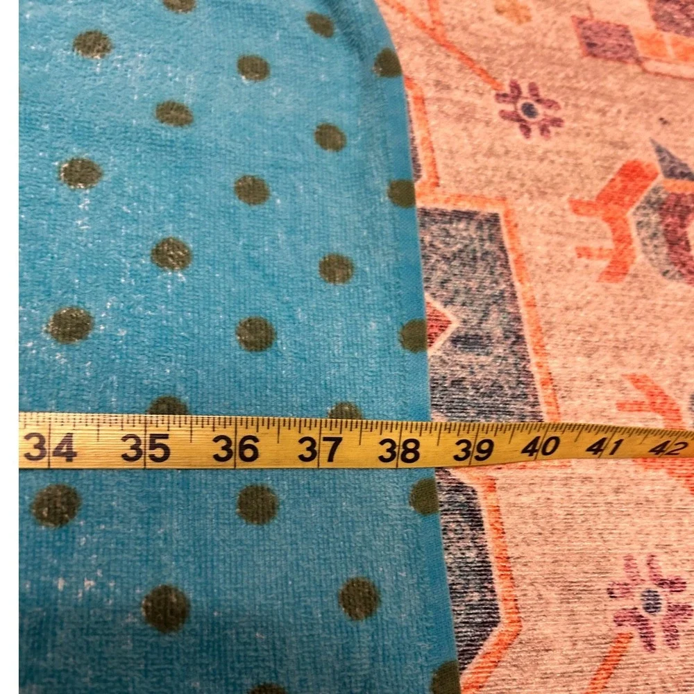American Eagle Vintage Beach Towel blue polka dot. See‎ pics.